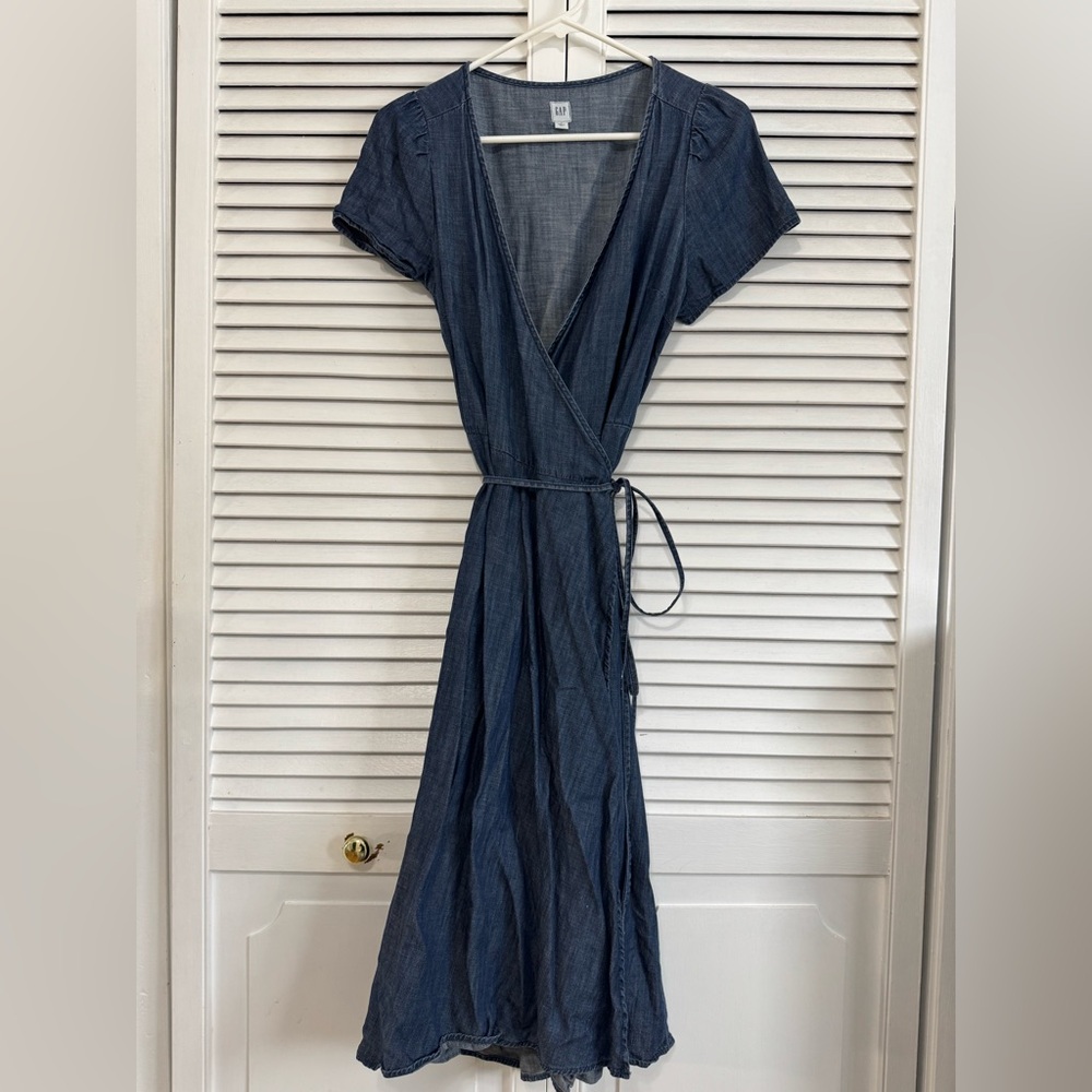 Elegant Blue Wrap Midi Dress